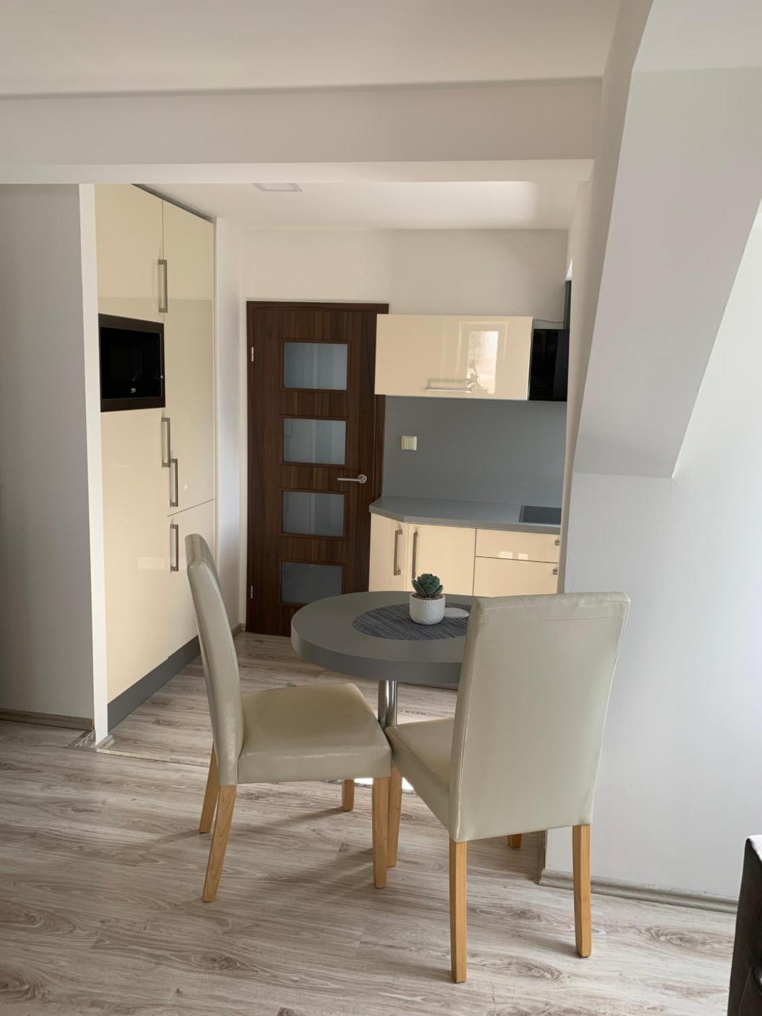 Apartmanovy Byt 2 Tremosna Exteriér fotografie