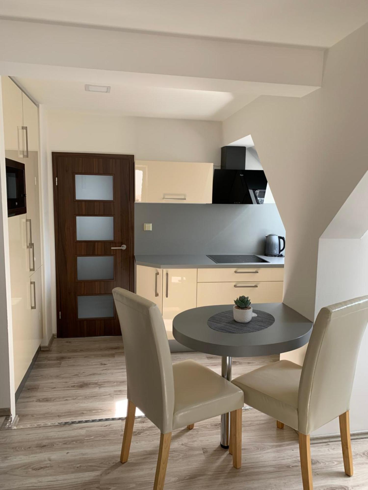 Apartmanovy Byt 2 Tremosna Exteriér fotografie